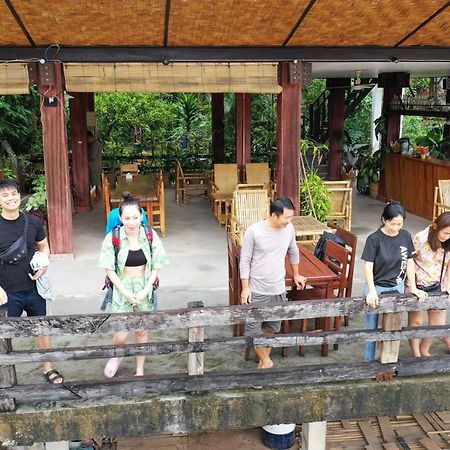 Ning Ning Guesthouse Muang Ngoi Exterior photo