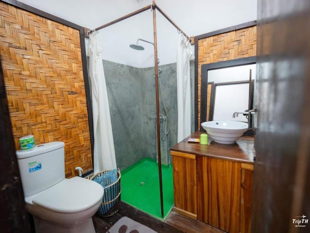 Ning Ning Guesthouse Muang Ngoi Room photo