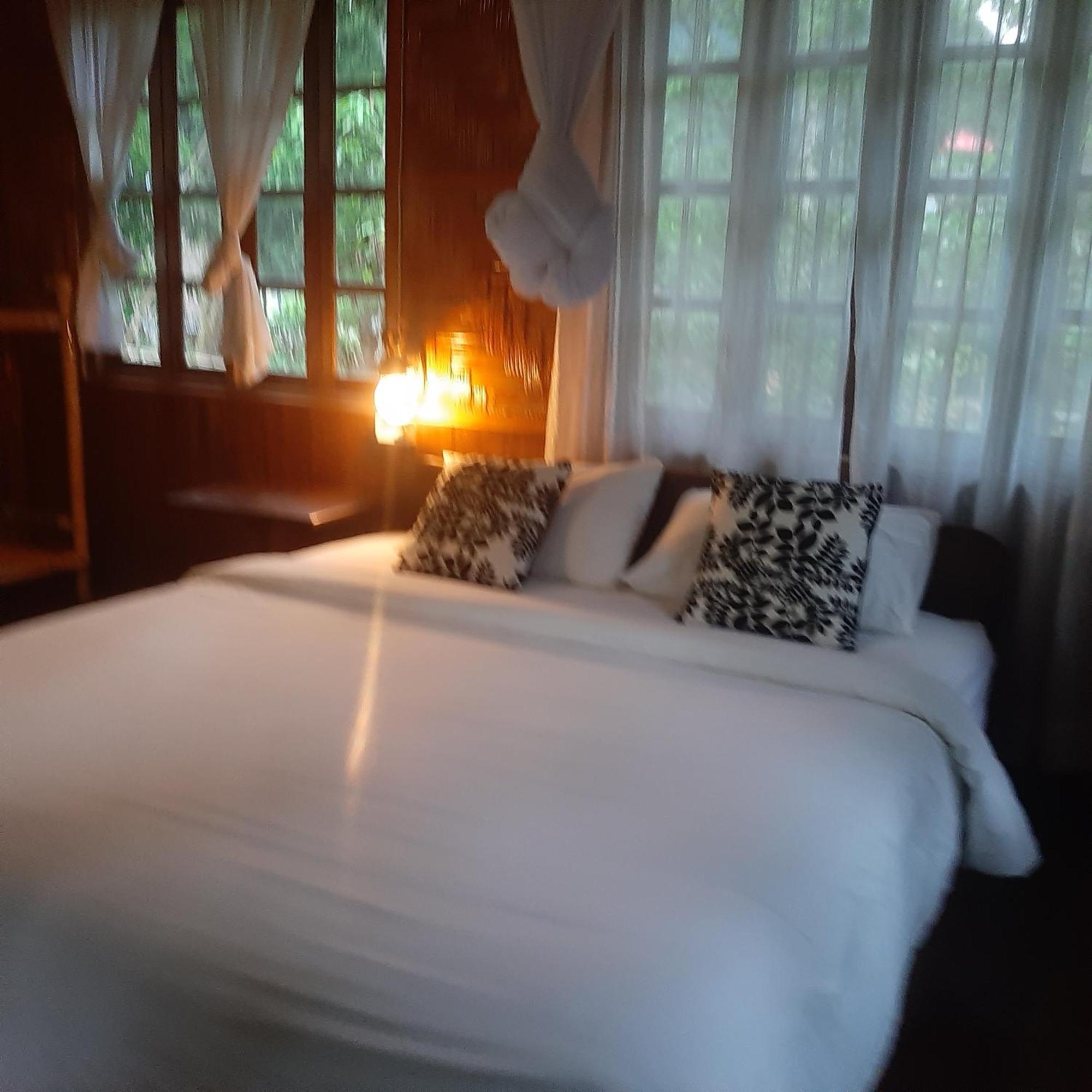 Ning Ning Guesthouse Muang Ngoi Room photo